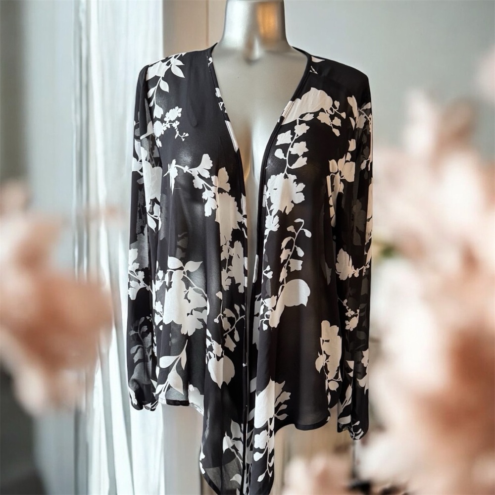 Free | Monochrome Floral Cover Up Blouse